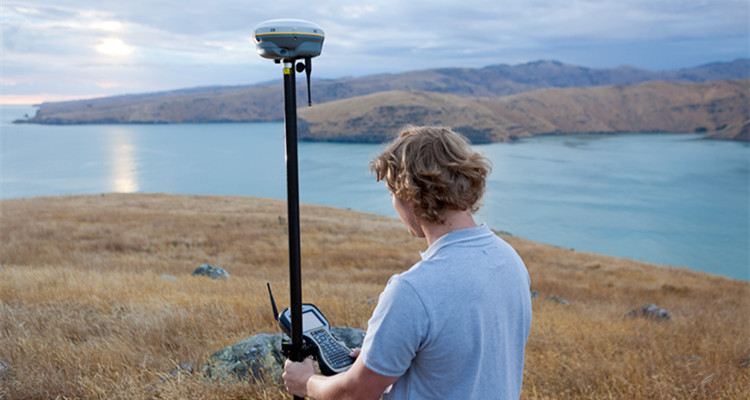 天寶Trimble R8s GNSS 接收機 天寶Trimble R8s GNSS 接收機